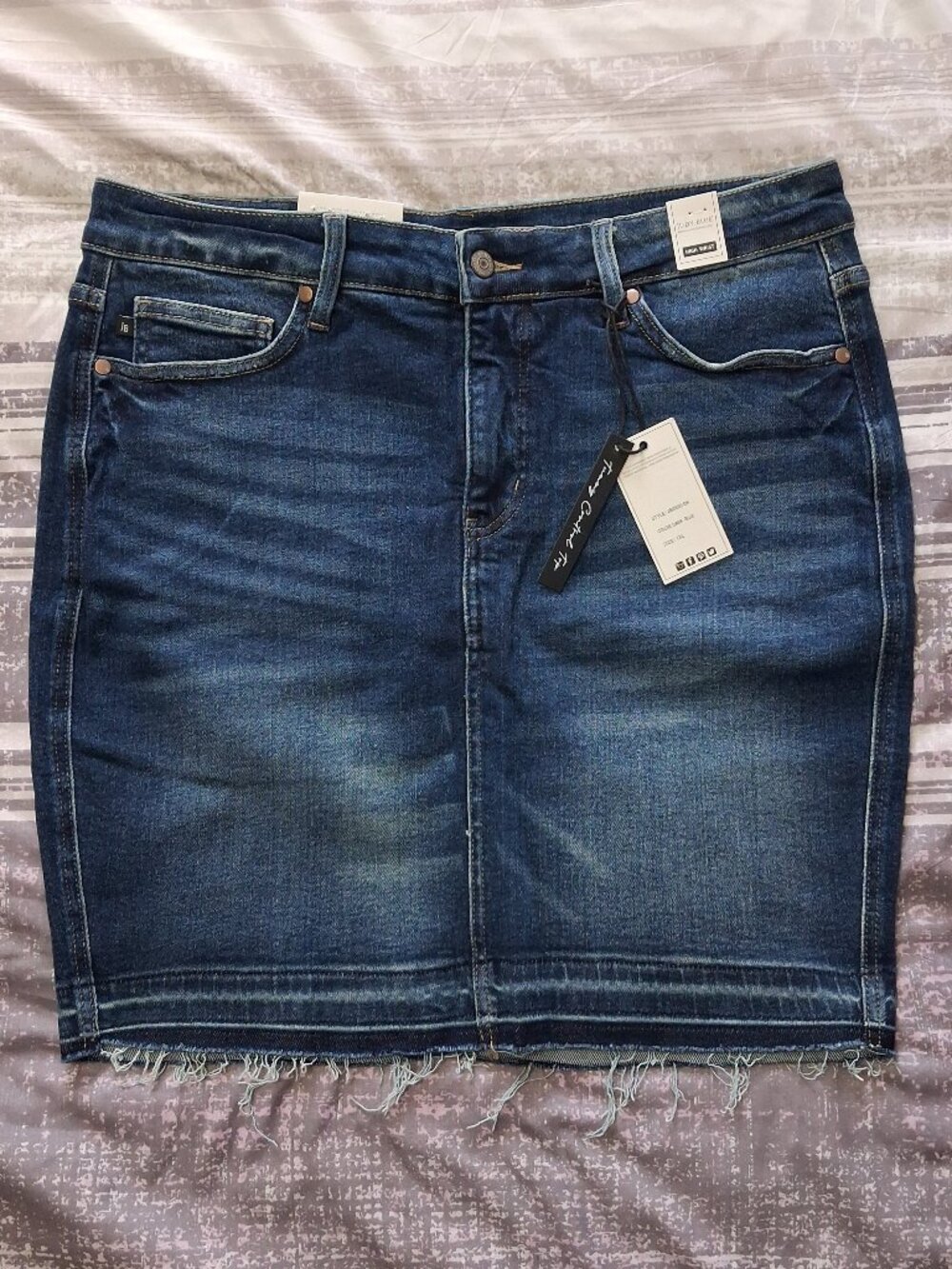 Judy Blue SZ 1XL Denim Raw Edge Hem Skirt Stretch High Waisted Tummy Control NWT